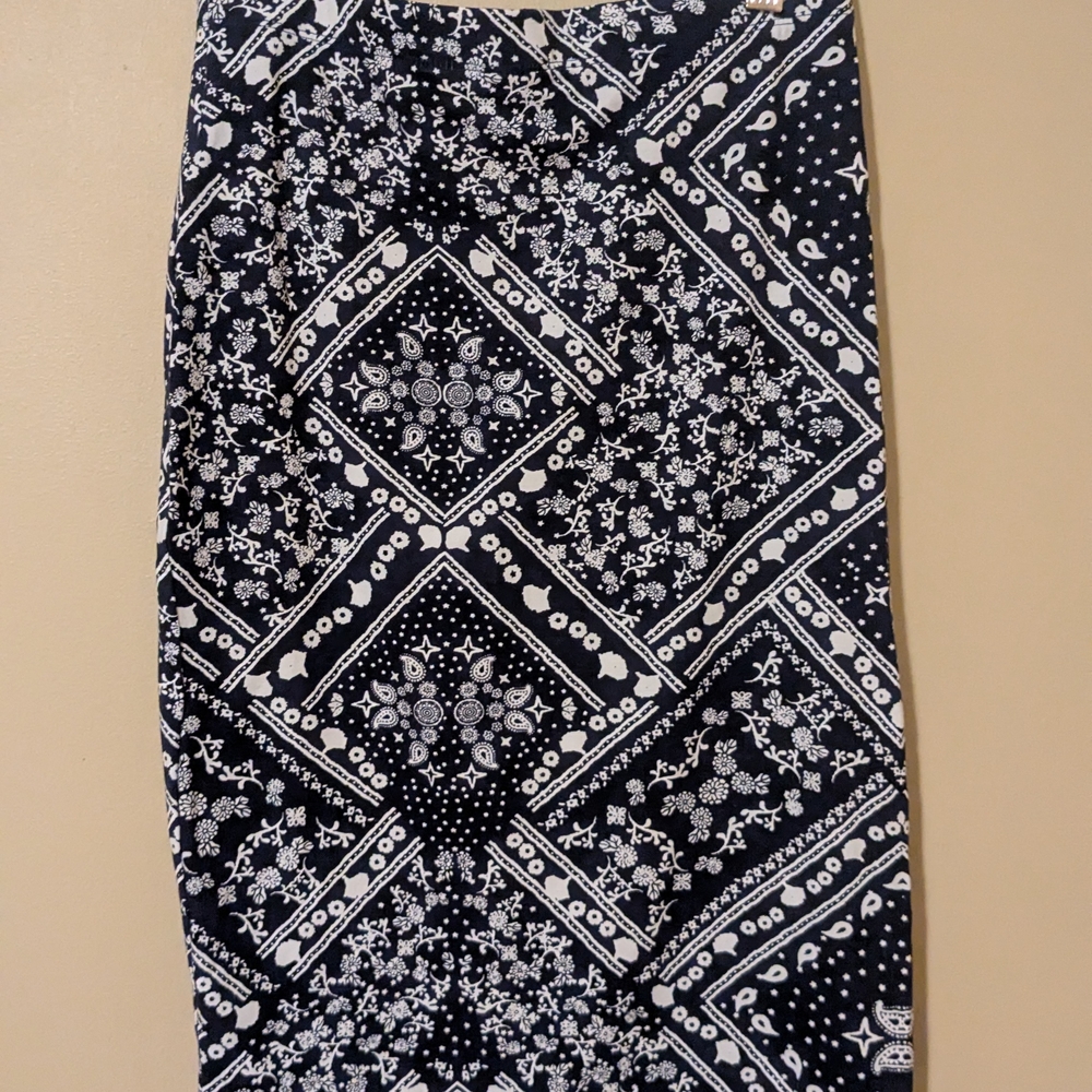 H&M Black and White Geometric Pencil Skirt